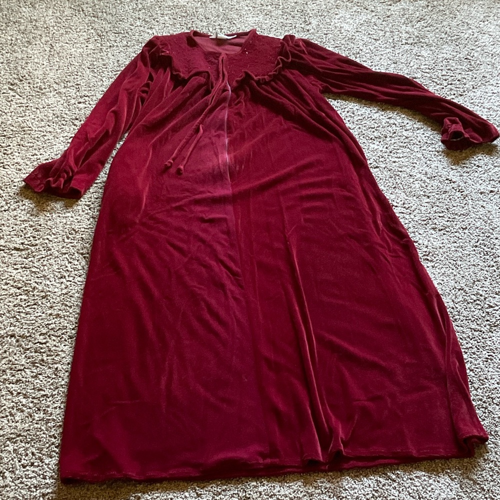 Elegant Burgundy Women's vintage Robe